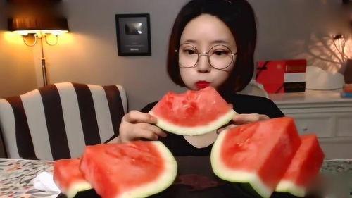 社会瓜吃播,从社会瓜吃播看当代年轻人的娱乐生活