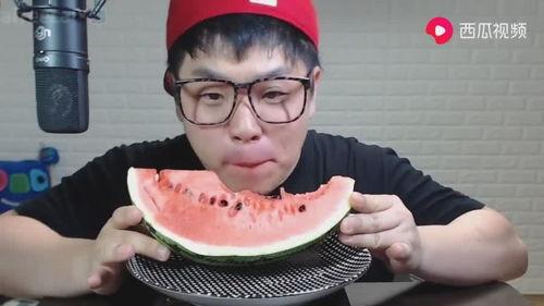 社会瓜吃播,从社会瓜吃播看当代年轻人的娱乐生活