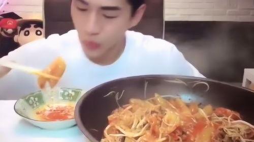 吃年糕声控吃瓜,吃瓜乐趣无限