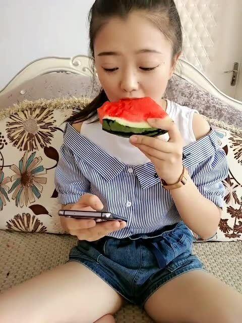 小姨被吃瓜连累,无辜连累引发社会关注