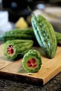 潮汕街头吃瓜,瓜香四溢，品味民俗风情