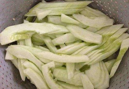 白瓜酸怎么吃,解锁夏日清新口感新体验