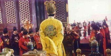 瑶瑶上朝吃瓜,宫廷瓜田笑谈风云