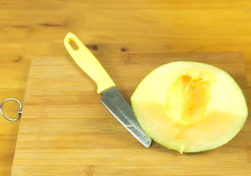 怎么描写吃哈密瓜,哈密瓜的甜蜜诱惑